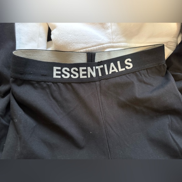Essentials leggings, size small - Picture 3 of 8